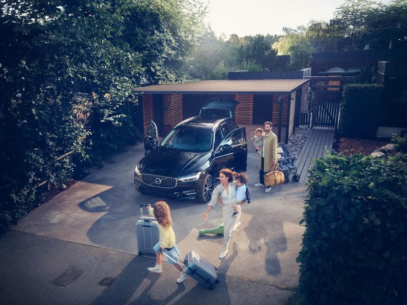 auto-ausraeumen-nach-urlaubsfahrt.jpg Bild auto-ausraeumen-nach-urlaubsfahrt.jpg